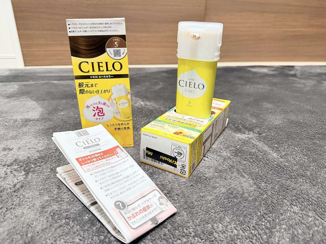 image 白髪を見つけてショック…！初めてのセルフ白髪染めで気持ちが軽くなった話