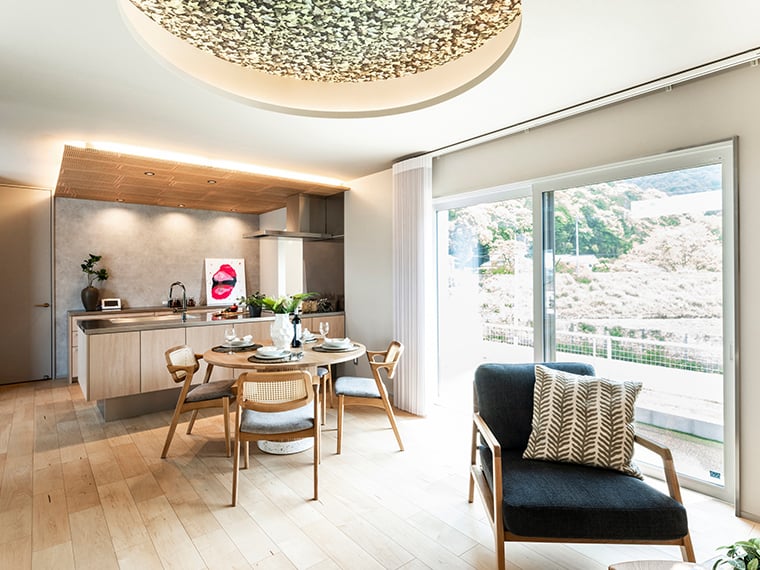 自然を感じる家　- Nature's Embrace -